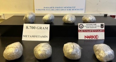 Yüksekova'da 8 kilo 700 gram metamfetamin ele geçirildi