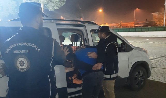 22 düzensiz göçmen yakalandı, 2 organizatör tutuklandı