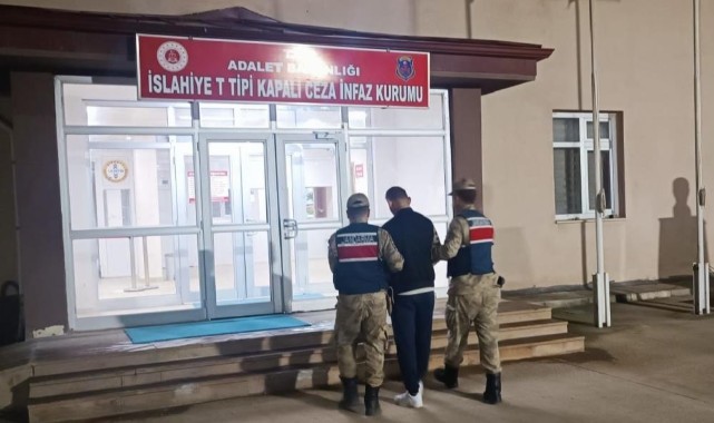 4 ayrı evde hırsızlık yapan şüpheliler kaçamadı