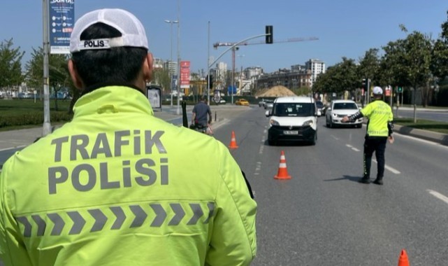 Bakanlık duyurdu! Tescil edilen araçlara karekod zorunluluğu
