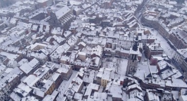 Belçika'da yoğun kar yağışı: Seferler askıya alındı