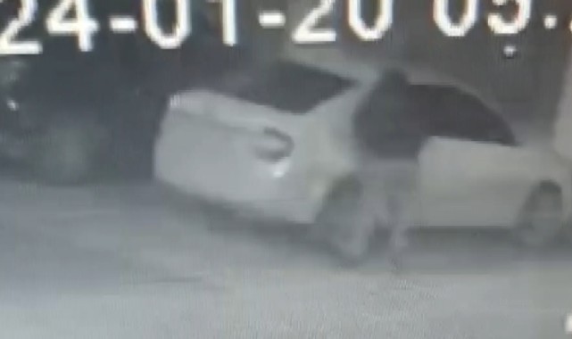 Birecik'te “Bu daha başlangıç” notuyla polis aracına zarar verdiler