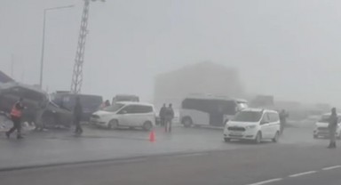 Bitlis’te zincirleme kaza: 18 yaralı
