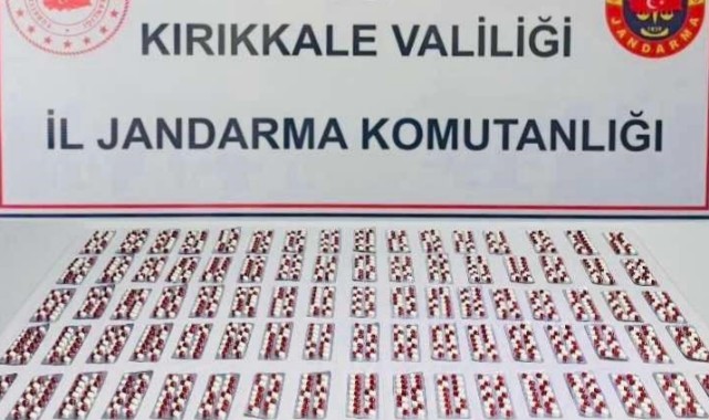 Çok sayıda uyuşturucu hap ile yakalanan 2 kiş tutuklandı