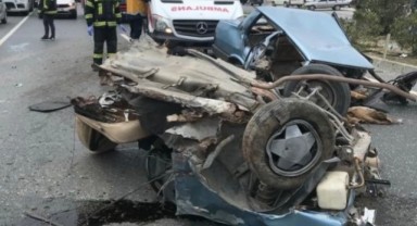 Denizli'de takla atan otomobil ikiye bölündü! Yaralılar var