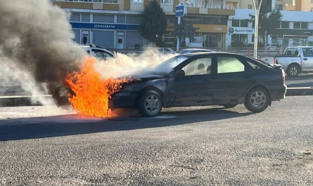 Diyarbakır'a bakımdan çıkan otomobil test sürüşünde alev aldı