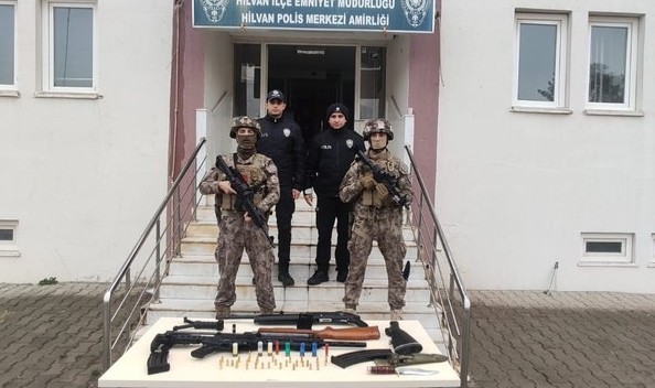 Hilvan'da aranan 9 zanlı yakalandı