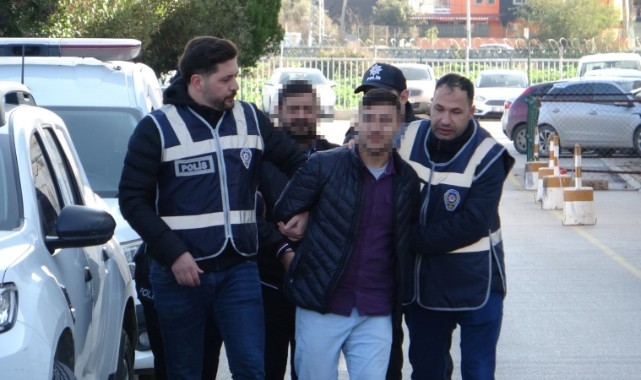 İki farklı eve baskın: Çok sayıda uyuşturucu hap ile silahlar ele geçirildi