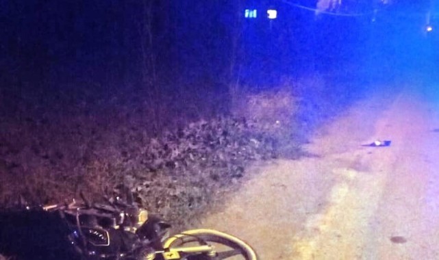Kasisten hızlı geçen motosiklet devrildi: 1 ağır yaralı