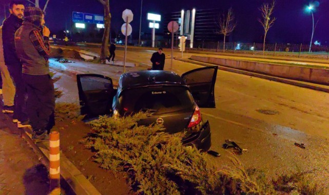 Kontrolden çıkan otomobil alt yola uçtu: 1 yaralı