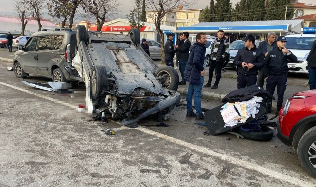Manevra yapan otomobil takla attı: 1 ölü, 2 yaralı