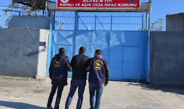 Mersin'de aranan şahıslar yakalandı 20'si tutuklandı