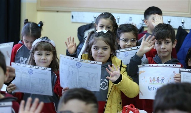 Öğrenciler için yarın yarıyıl tatili zili çalacak