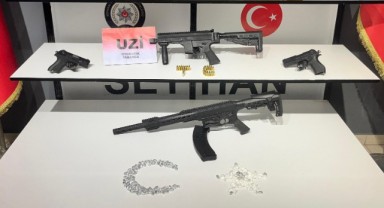 Polis, baba ve oğlunun evine baskın yaptı, evden cephanelik çıktı