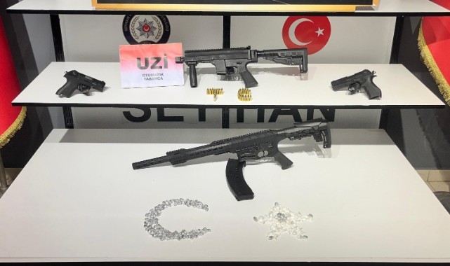 Polis, baba ve oğlunun evine baskın yaptı, evden cephanelik çıktı