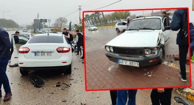 Şanlıurfa’da iki otomobil çarpıştı!
