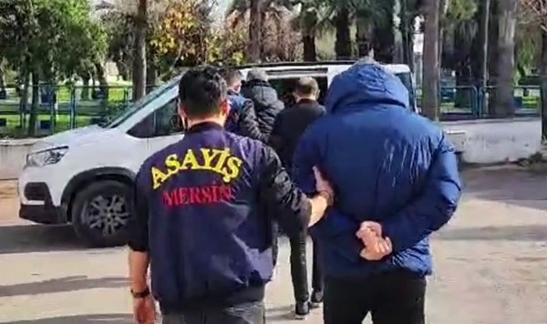 Sazan sarmalı yöntemi ile vatandaşları dolandıran 2 şüpheli tutuklandı