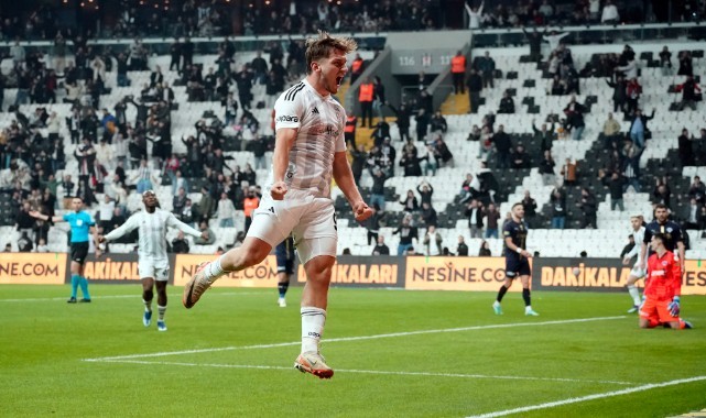 Semih Kılıçsoy gollerine devam ediyor
