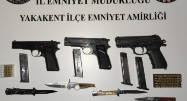Silah kaçakçısı oyun oynarken yakalandı