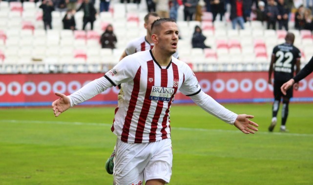 Sivassporlu Rey Manaj, gol sayısını 14’e yükseltti