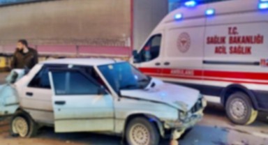 Siverek’te tır iki otomobile çarptı: 2 yaralı