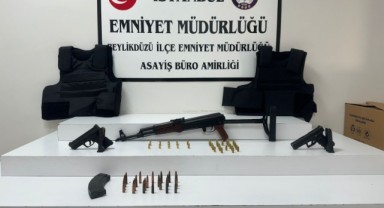 Şok operasyon: Evde kalaşnikof ele geçirildi