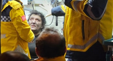 Telefon bataryası patladı! Anne ve 4 çocuğu dumandan etkilendi
