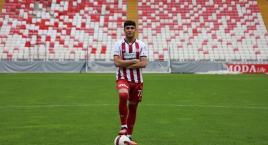 Yunus Emre Konak resmen Brentford’ta