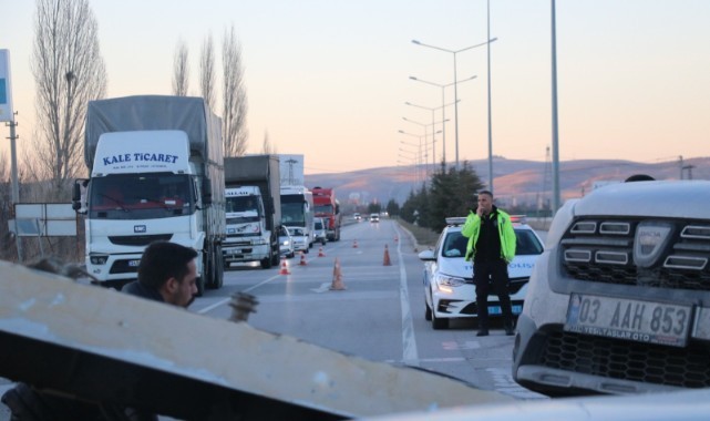 Afyonkarahisar’da zincirleme trafik kazası: 10 yaralı
