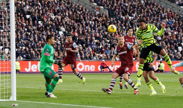 Arsenal, West Ham United’ı farklı yendi