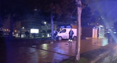Ataşehir'de trafik kazası: 1'i ağır, 2 yaralı