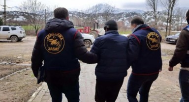 Av tüfeğiyle kızını öldürmek suçundan aranan zanlı tutuklandı