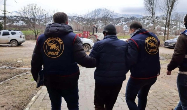 Av tüfeğiyle kızını öldürmek suçundan aranan zanlı tutuklandı