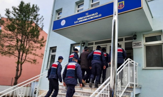 Balıkesir’de FETÖ/PDY operasyonunda 4 kişi yakalandı