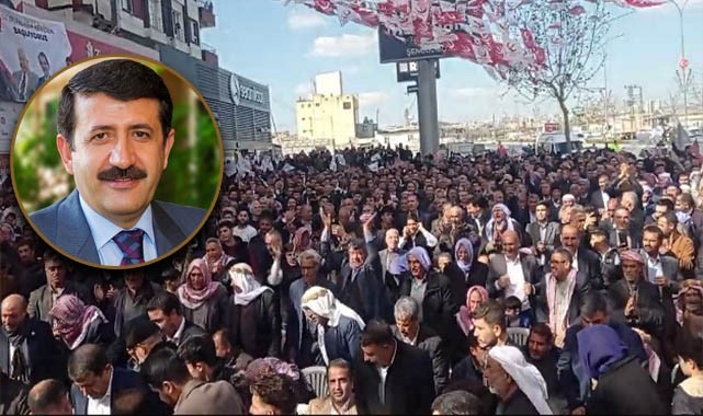 Başkan adayı Ekinci, miting havasında seçim bürosu açtı