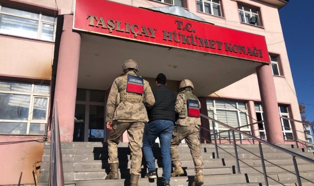 Çeşitli suçlardan aranan 6 firari yakalandı