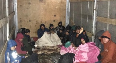Çok sayıda kaçak göçmen yakalandı: 2 tutuklama