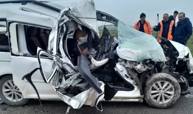 Gaziantep’te araç çarpıştı: 3 yaralı