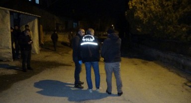 Gençlerin “kız” kavgası kanlı bitti: 1 yaralı