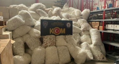 Gümrük kaçağı makaron ele geçirildi: 1 tutuklama