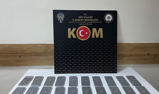 Hoparlörlere saklanan gümrük kaçağı telefonlar ele geçirildi