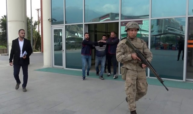 İskenderun’da anne ve iki çocuğunu öldüren zanlı tutuklandı