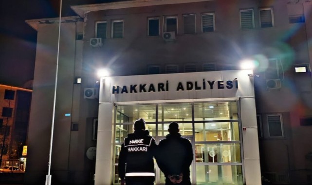 Kaçak 13 kilo altın ve 17 kilo uyuşturucu ele geçirildi
