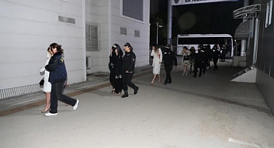 Kadınları zorla çalıştırıp iş adamlarının videolarını çeken çete çökertildi