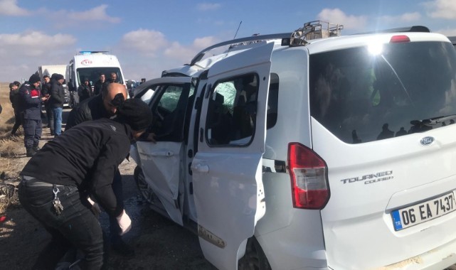 Kafa kafaya çarpıştılar: 1 ölü, 1 ağır yaralı