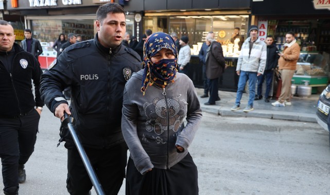 Kuyumcu kadın hırsızları işyerine kilitleyip yakalattı