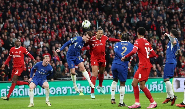 Liverpool, 118’de Van Dijk ile kupaya uzandı