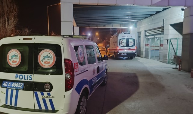 Mahalle bekçisi göğsünden bıçaklandı