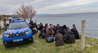 Minibüste 68 kaçak göçmen ile 1 organizatör yakalandı