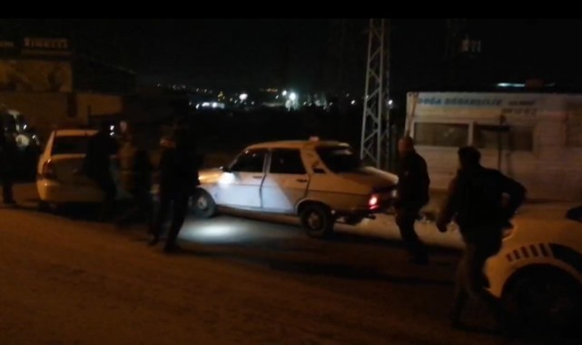 Osmaniye’de otomobilde özel yapım silah ele geçirildi
